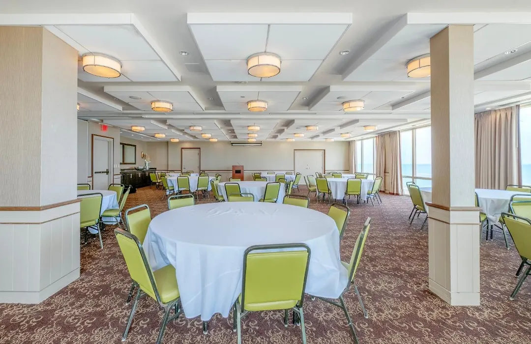 Holiday Inn & Suites Virginia Beach - North Beach By Ihg-1